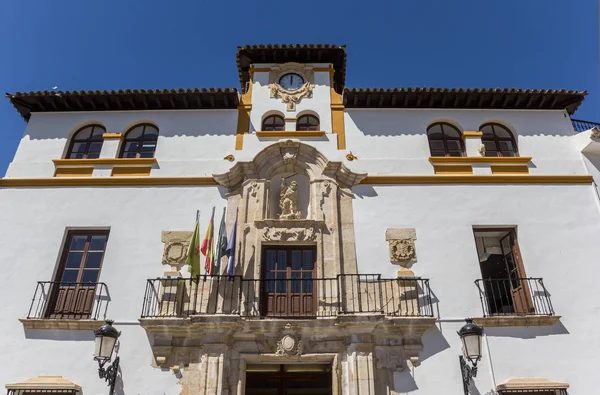 アルカウデテの歴史的な市庁舎のファサード — ストック写真