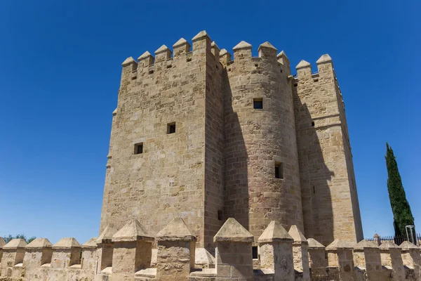 Puerta histórica de la ciudad Torre de Calahorra en Córdoba — Foto de Stock