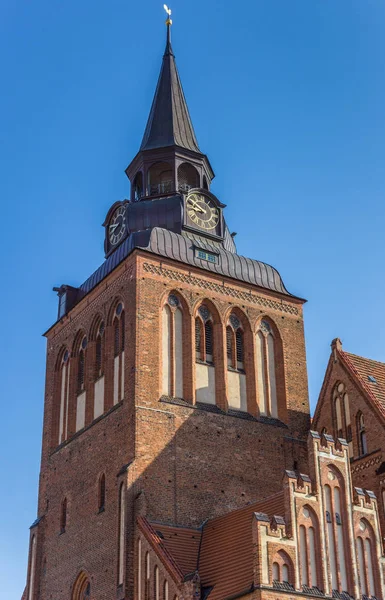 Tour de l'église historique dom à Gustrow — Photo