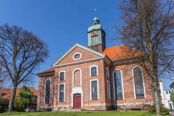 Ratzeburg'un merkezinde ki tarihi St. Petri kilisesi — Stok fotoğraf