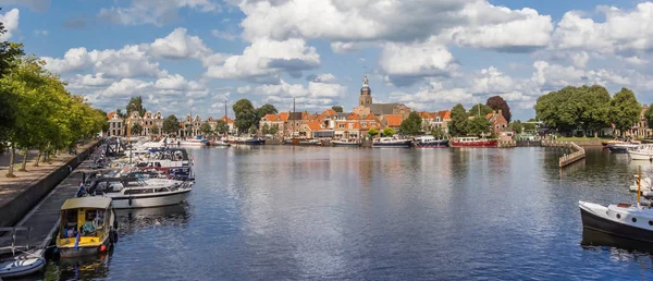 Blick auf den Hafen des historischen Dorfes Blokzijl — Stockfoto