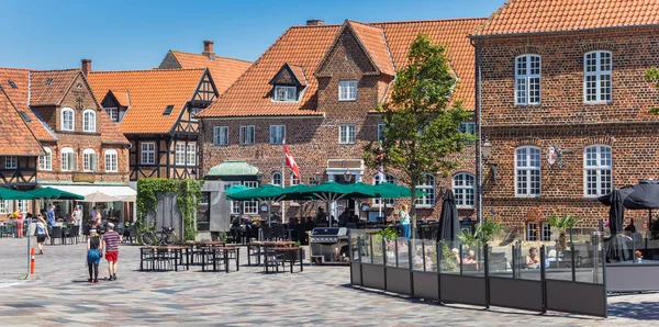 Restaurantpanorama auf dem torvet-Marktplatz in ribe — Stockfoto