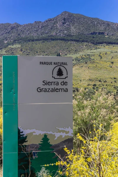 Znak turystyczny w parku naturalnym Grazalema — Zdjęcie stockowe