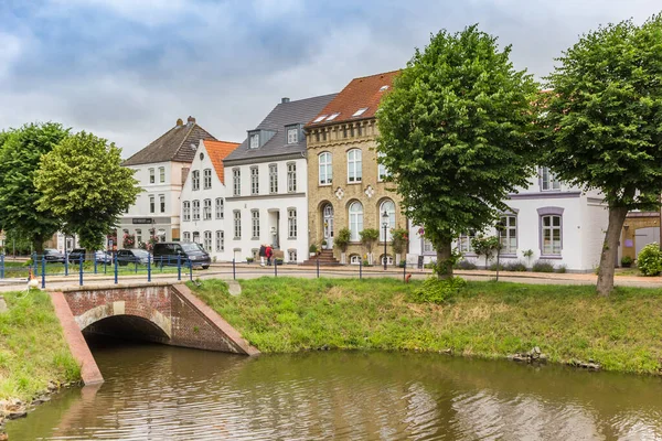 Zabytkowe Domy Mosty Nad Kanałem Friedrichstadt Niemcy — Zdjęcie stockowe