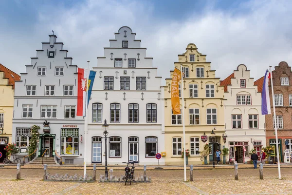 Friedrichstadt Almanya Nın Pazar Meydanındaki Renkli Eski Evler — Stok fotoğraf