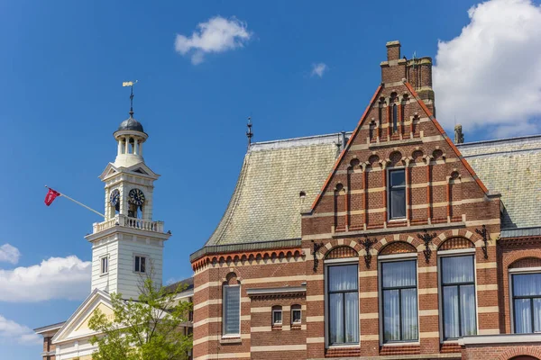 荷兰Assen市中心的老医院和教堂塔 — 图库照片