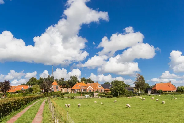 Hermoso Cielo Sobre Pueblo Histórico Niehove Los Países Bajos — Foto de Stock