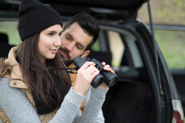 Jeune Couple Amoureux Dans Ville — Photo