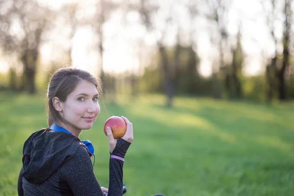 Healthy Fitness Woman Apple — Stock Photo, Image