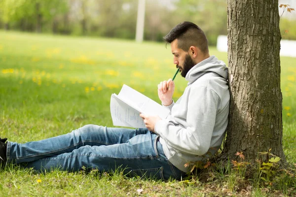 Young Man Reading Book Park — Stock Photo, Image