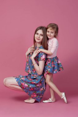 Annesi ile kızı birlikte mutlu portre çocuk, Aile