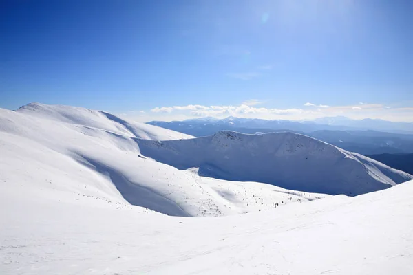 Mountain ridge in winter — Stock Photo, Image