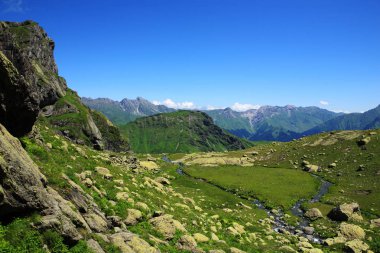 Kafkas Dağları'nda harika bir sabah manzarası, Gürcistan.