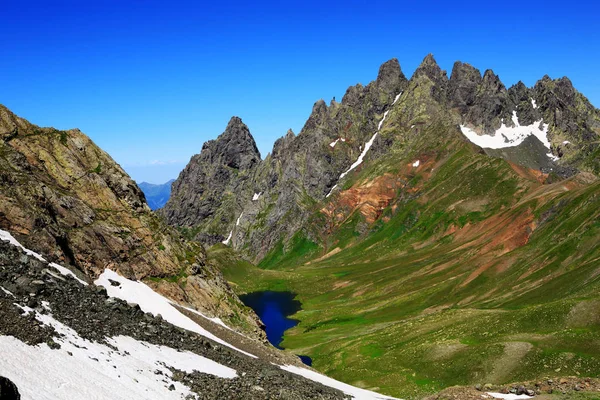 トババルキリ湖 (2643 m), ジョージア州 — ストック写真