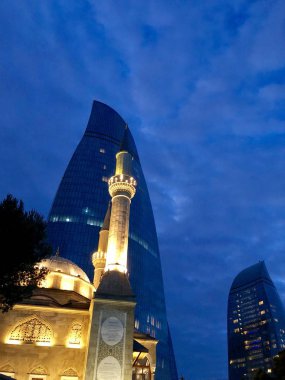 Bakü Hill Park Camii'nde akşam görünümüne