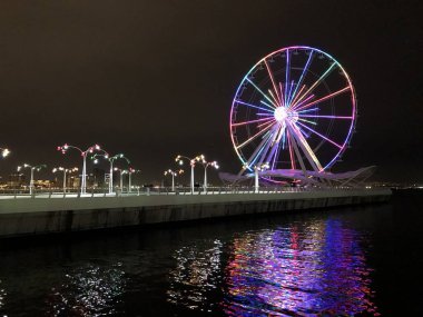 Bakü göz cazibe akşam görünümünden Bulvarı