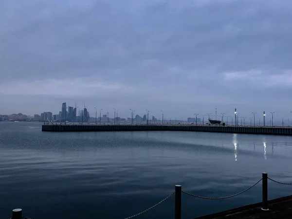 Vista Crepúsculo Desde Bulevar Bakú Hasta Mar Centro Ciudad —  Fotos de Stock