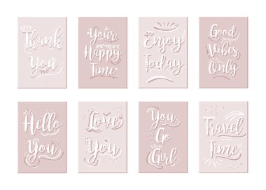 Elle çizilmiş tipografi posterler yazı kümesi. Kutlama kartpostal, simge, logo, rozet, el ilanı, afiş, tebrik, mor arka plan alıntı adresinden afiş, T-shirt