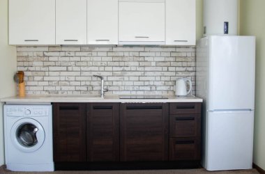 Modern mutfak, iç mekan fotoğrafı. Doğal gün ışığı