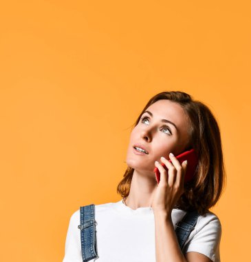 Kadın cep telefonu kullanımı