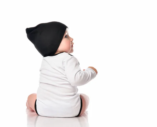 child facing backwards