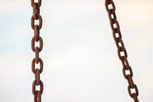 Rusty Chains Light Background Part Focus Punishment Fastening — Stock Photo, Image