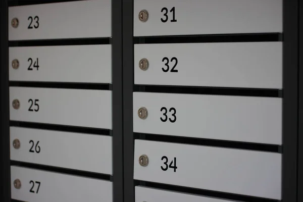 Cajas Numeración Para Correo Colección Separada Paquetes Cartas Periódicos Edificio —  Fotos de Stock