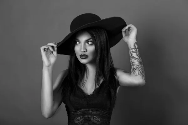 Cadılar Bayramı ruh kadınla