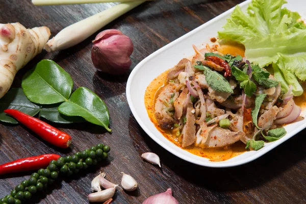 Salada Porco Grelhado Fatiado Picante Estilo Tailandês — Fotografia de Stock