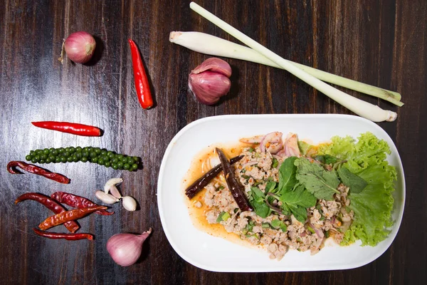 Vue Dessus Salade Porc Haché Épicée Cuisine Thaïlandaise Larb Moo — Photo