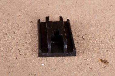 Kahverengi arka plan üzerine izole edilmiş Pvc Plastik Pencere parçaları