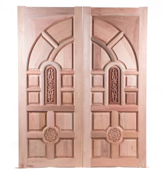 Beyaz arka planda izole edilmiş ahşaptan yapılmış kapı.