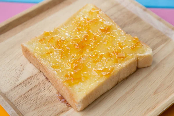 Hemlagad Orange Sylt Toast Träbord — Stockfoto