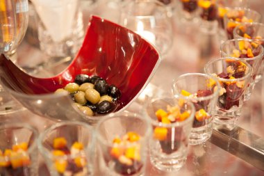 Güzel yemek Ziyafet tablo dekore edilmiş.