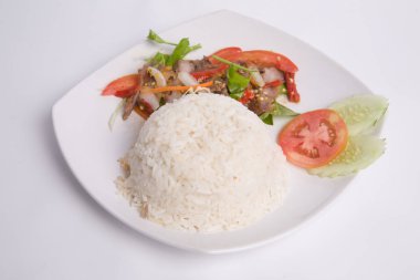 Izgara domuz salatası ve yasemin pirinç.