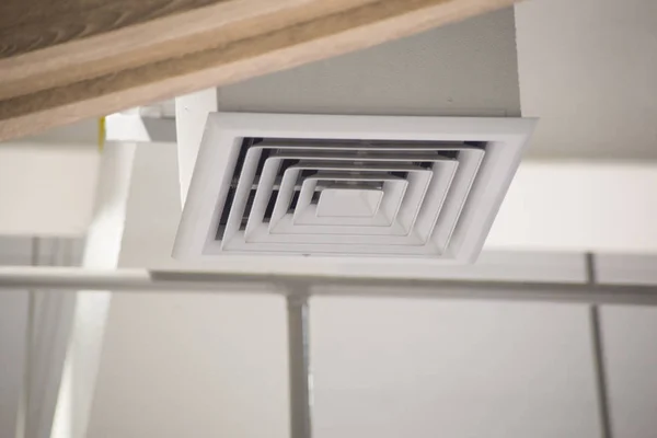 kare şeklinde hava kanalı.