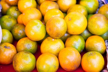 Turuncu Hanımeli türler, yığın satılık piyasada