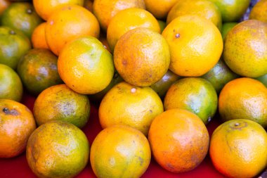 Turuncu Hanımeli türler, yığın satılık piyasada