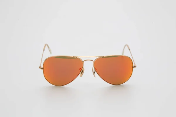 Óculos Sol Aviador Isolados Fundo Branco — Fotografia de Stock