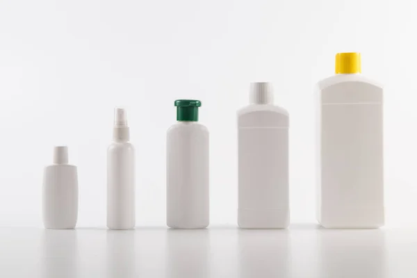 Uppsättning Kosmetiska Produkter Vit Bakgrund Kosmetiska Paketutlämning För Soppor Skum — Stockfoto