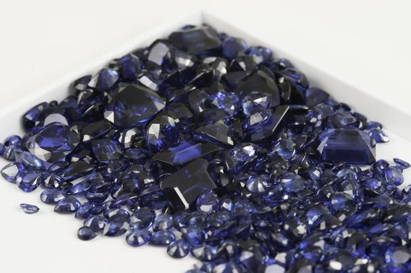 Натуральний Синій Сапфіровий Камінь — стокове фото