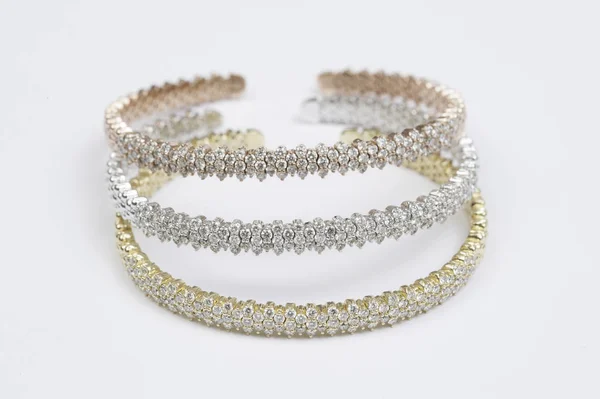 Conjunto Tres Pulseras Oro Diamantes Colores — Foto de Stock