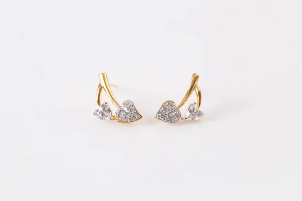 Boucles Oreilles Avec Des Fleurs Forme Diamant Sur Fond Blanc — Photo