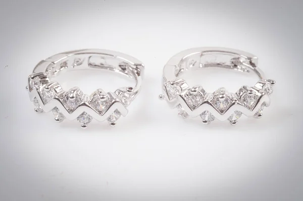 Ασημένια Σκουλαρίκια Διαμάντια — Φωτογραφία Αρχείου
