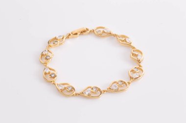 Elmas ile güzel altın Bilezik.