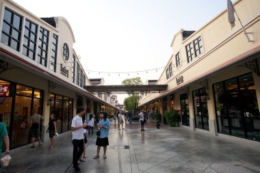 30 Eylül 2018 'de Bangkok, Tayland, Tayland' da Asiatique The Riverfront 'ta. Asiatique Nehirkenarı, Bangkok, Tayland 'da Charoen Krung Yolu' nda büyük bir açık hava alışveriş merkezidir.