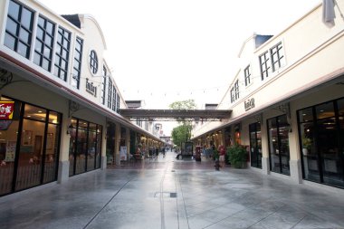 30 Eylül 2018 'de Bangkok, Tayland, Tayland' da Asiatique The Riverfront 'ta. Asiatique Nehirkenarı, Bangkok, Tayland 'da Charoen Krung Yolu' nda büyük bir açık hava alışveriş merkezidir. 