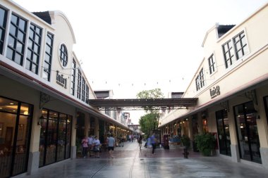 30 Eylül 2018 'de Bangkok, Tayland, Tayland' da Asiatique The Riverfront 'ta. Asiatique Nehirkenarı, Bangkok, Tayland 'da Charoen Krung Yolu' nda büyük bir açık hava alışveriş merkezidir. 