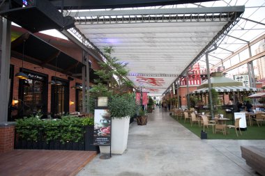 30 Eylül 2018 'de Bangkok, Tayland, Tayland' da Asiatique The Riverfront 'ta. Asiatique Nehirkenarı, Bangkok, Tayland 'da Charoen Krung Yolu' nda büyük bir açık hava alışveriş merkezidir. 