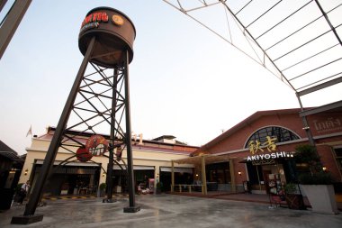 30 Eylül 2018 'de Bangkok, Tayland, Tayland' da Asiatique The Riverfront 'ta. Asiatique Nehirkenarı, Bangkok, Tayland 'da Charoen Krung Yolu' nda büyük bir açık hava alışveriş merkezidir. 